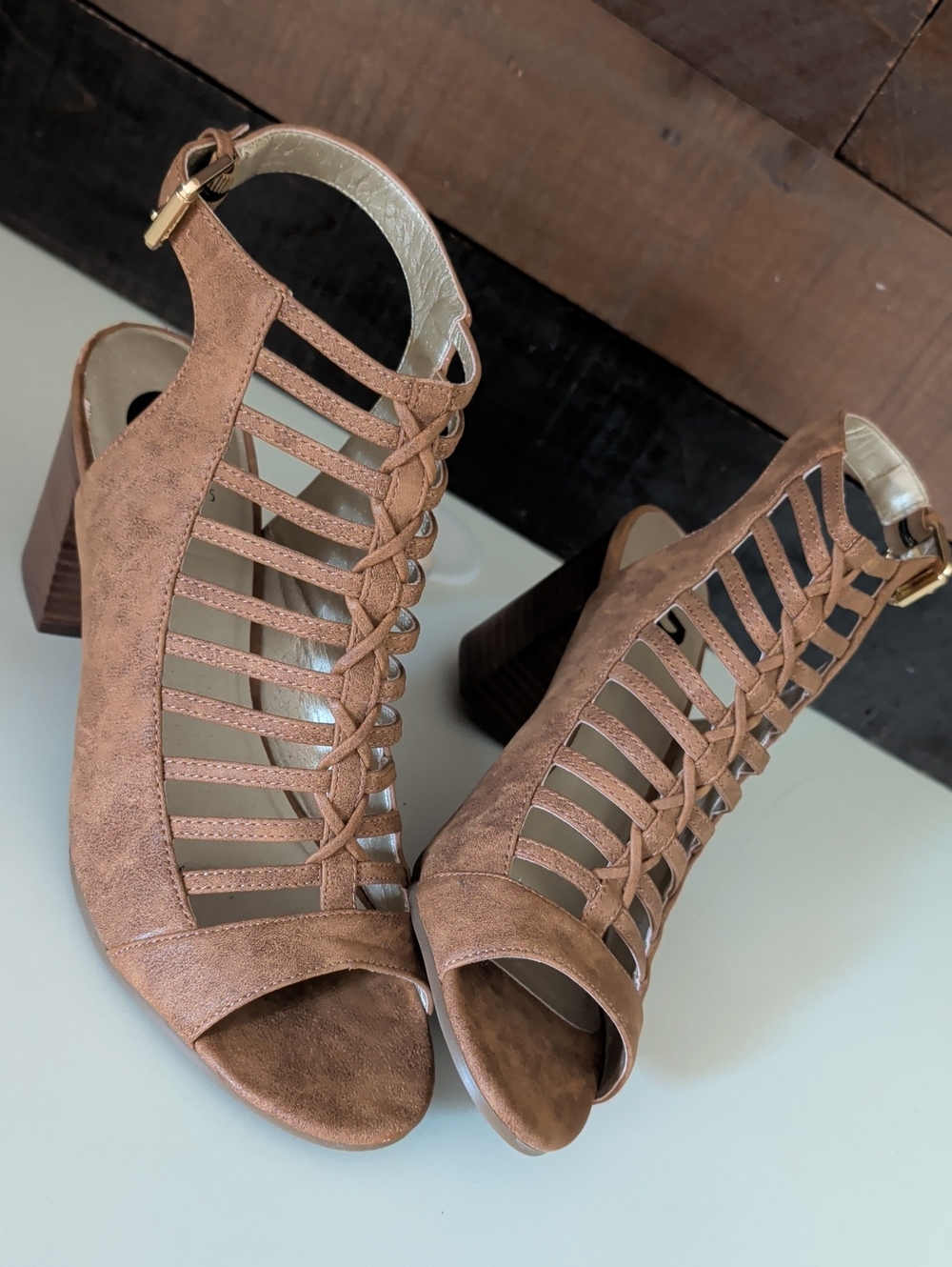 Guess Heels Sandals Size 10M Cameo Color